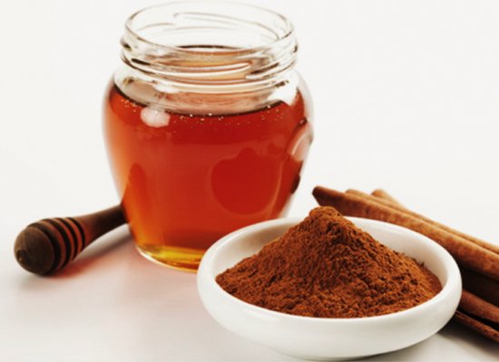 Cinnamon stick with honey