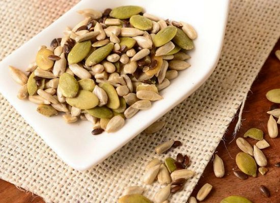 Flax and sunflower seeds