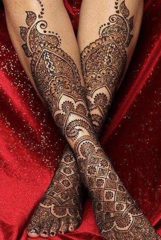 bride foot mehndhi design