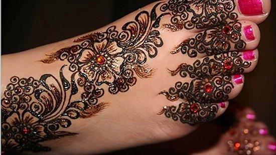 Beautiful foot mehndi design