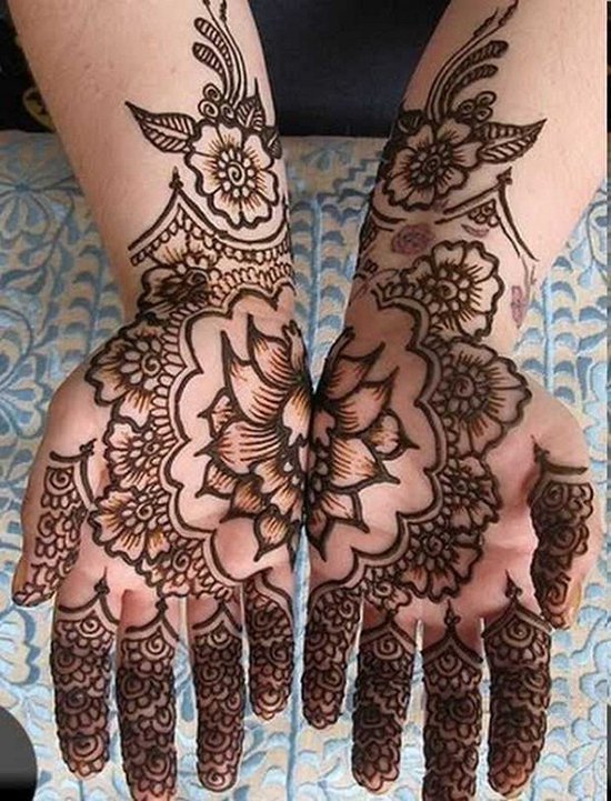 Big Flower Mehndi Motif For Engagement