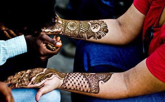 Eye-catching mehndi design full hands