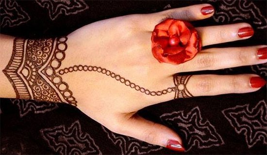 Gorgeous bracelet design with rose