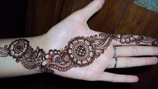 Petal Mehendi Design