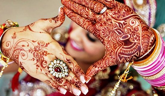 Pot Art Mehndi Design