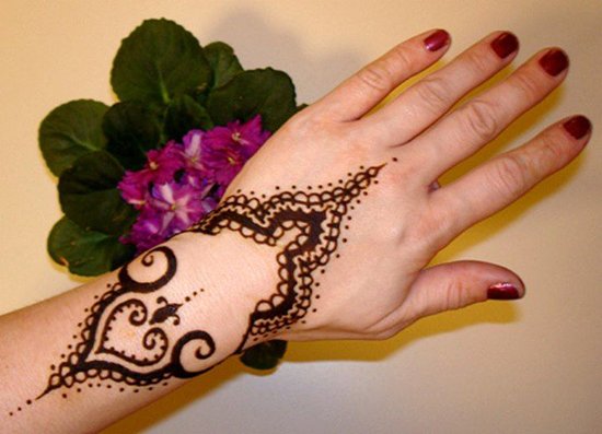 Simple Theme Mehndi Design