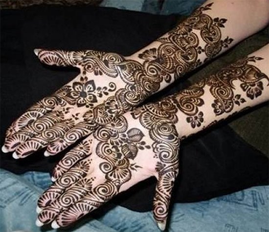 Stunning bridal mehandi