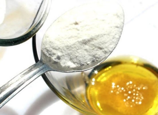 Baking soda with olive oil