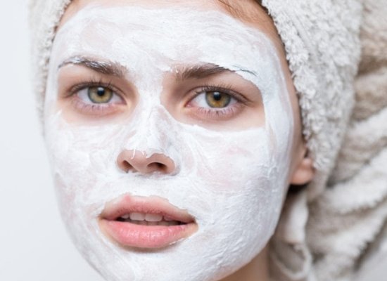 Moisturizing mask