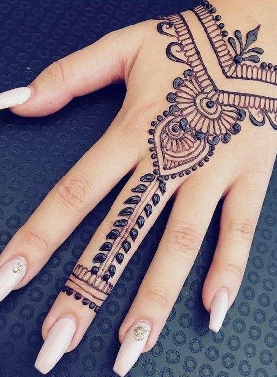 Quick ways to remove the henna tattoo from the skin using natural ingredients: 