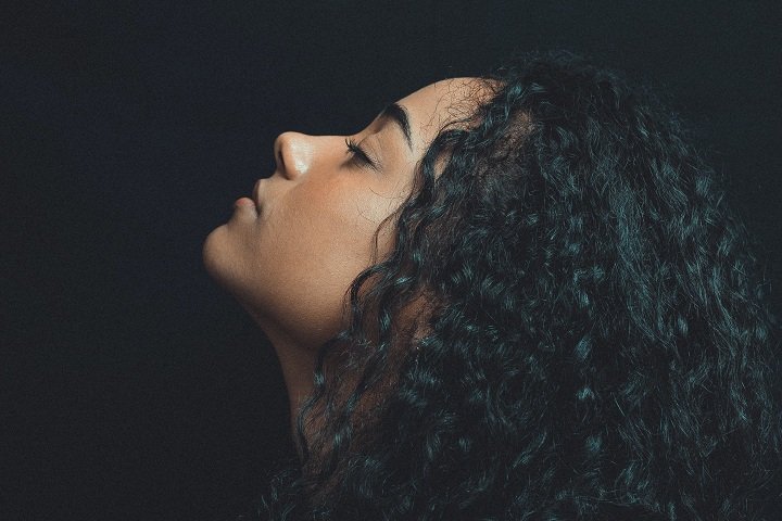 Factors to Help Embrace the Best Method for Promoting Curly Hair.