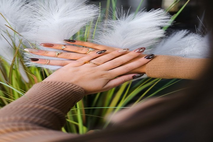 Nail Sticker Maintenance-Dos and Don’ts for Healthy Nails